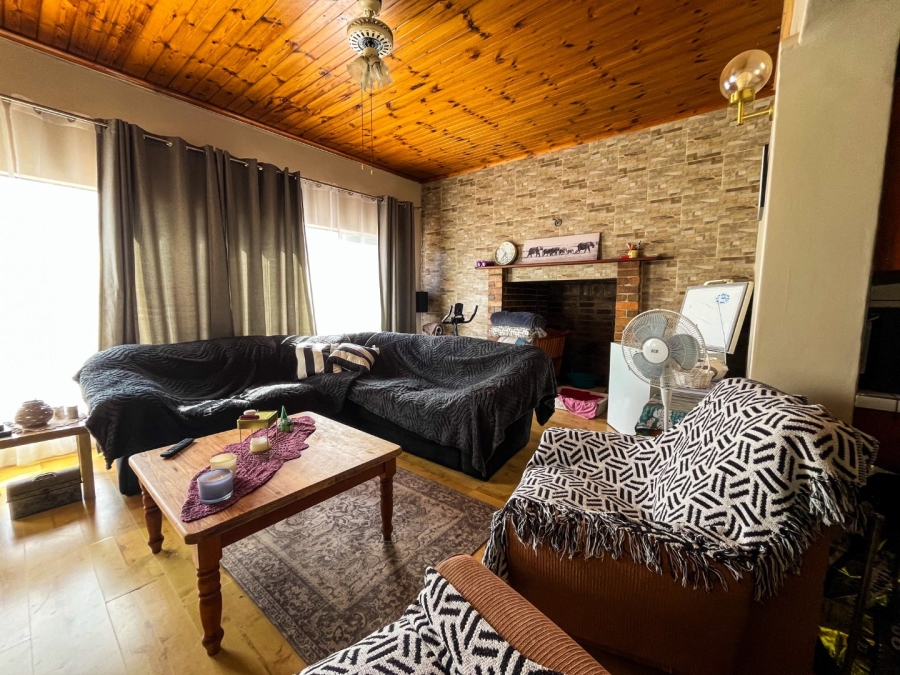 4 Bedroom Property for Sale in Bothasrus Eastern Cape